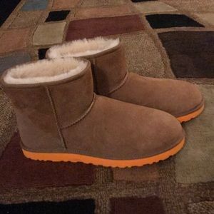 Short Ugg boots
